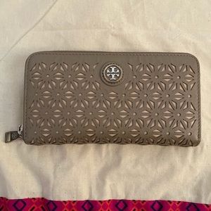 Tory Burch zip continental wallet